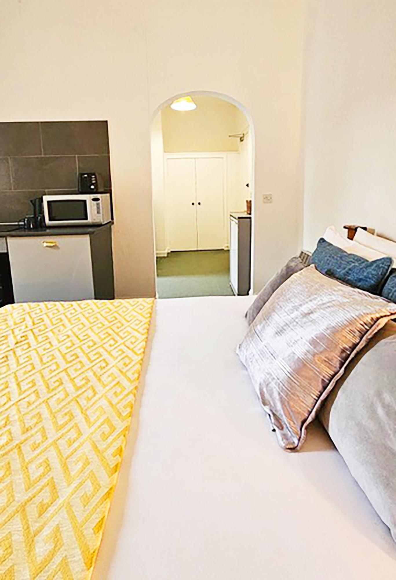 The Falls - Value Rooms At Aultnagar Estate 레어그 외부 사진